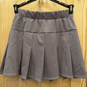 Olive & Oak Black and White Mini Skirt